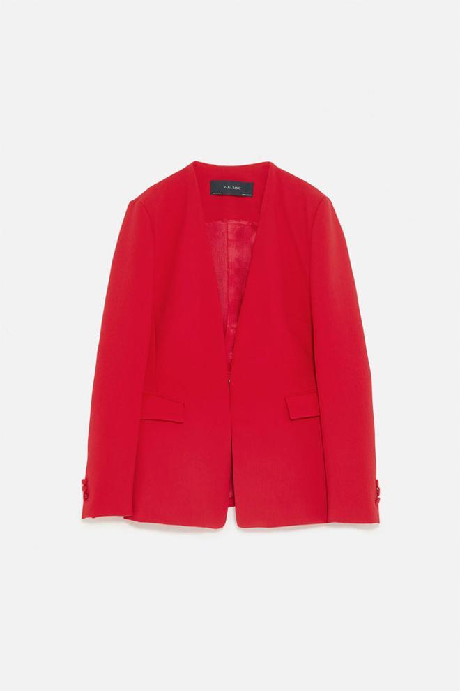 Blazer roja sin solapas, de Zara