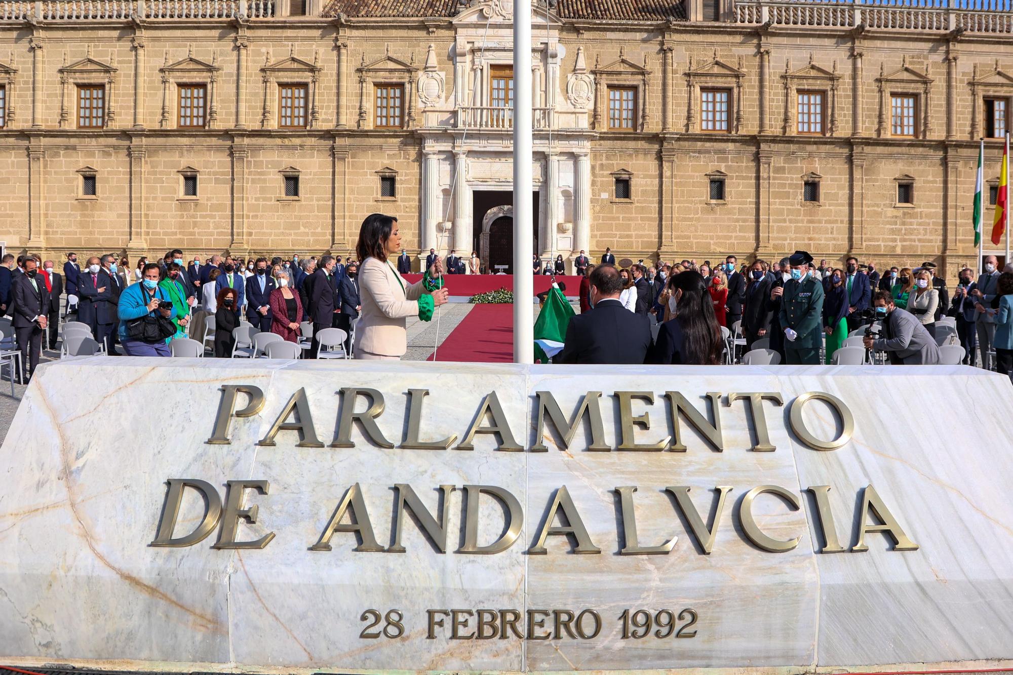 Las imágenes del acto institucional en el Parlamento andaluz con motivo del 28-F