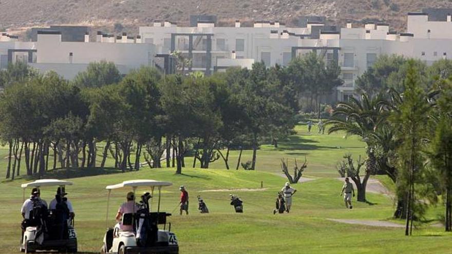 Imagen del actual campo de golf y las viviendas anexas en la partida de Bacarot.