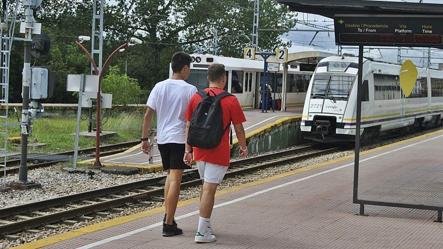 Adif unifica en El Berrón el control de todos los trenes de ancho métrico en la cornisa cantábrica