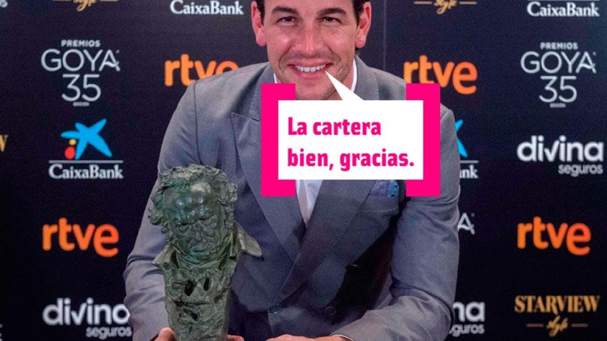 El actor Mario Casas con su Goya