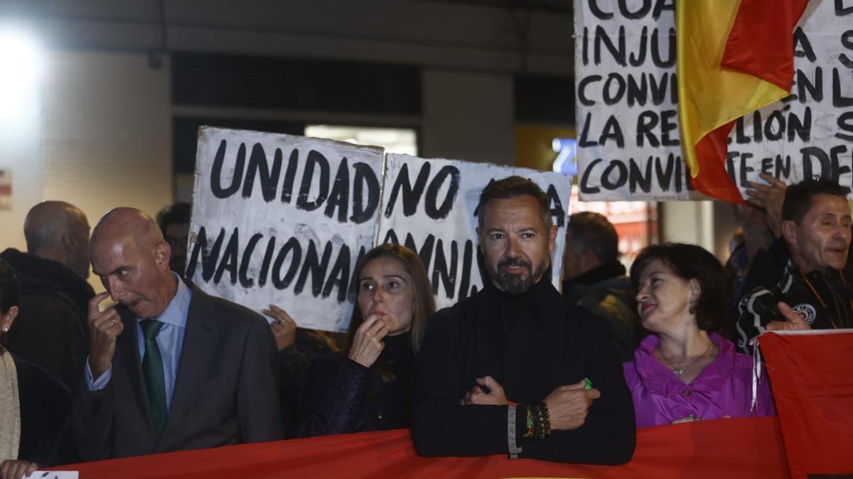Badenas a la manifestació davant la seu del PSPV a València