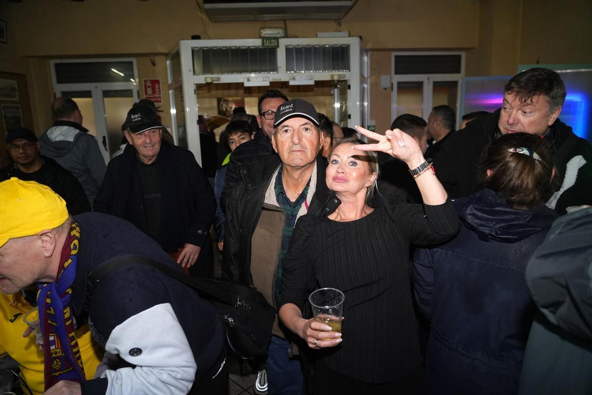 Galería: La lluvia no impide a la afición amarilla perderse el Villarreal-Ajax