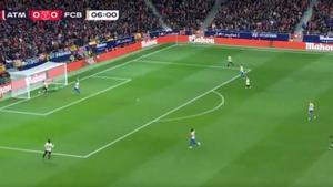 La imagen del gol fantasma tras el error de Joan Garcia