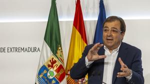 El expresidente de la Junta de Extremadura, Guillermo Fernández Vara, tras la reunión de uno de sus últimos Consejo de Gobierno.