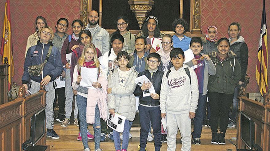 EL CEIP El Terreno visita les institucions