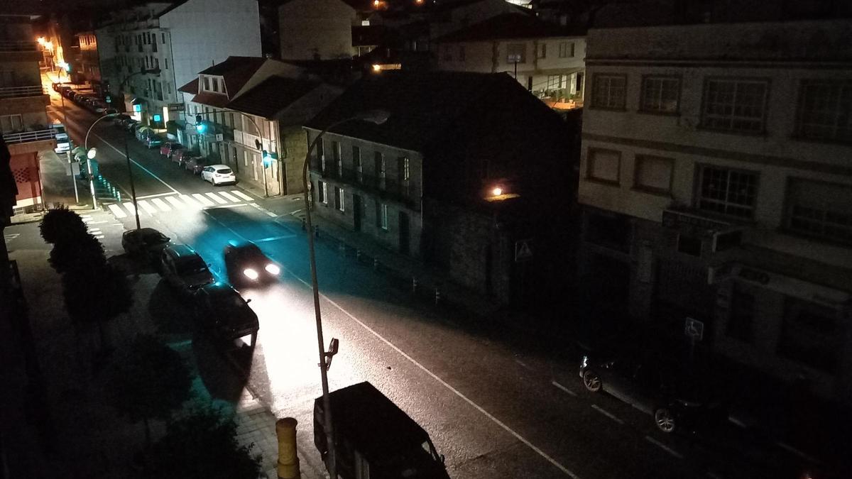 Avenida Porteliña anoche, donde el alumbrado público quedó afectado durante horas.