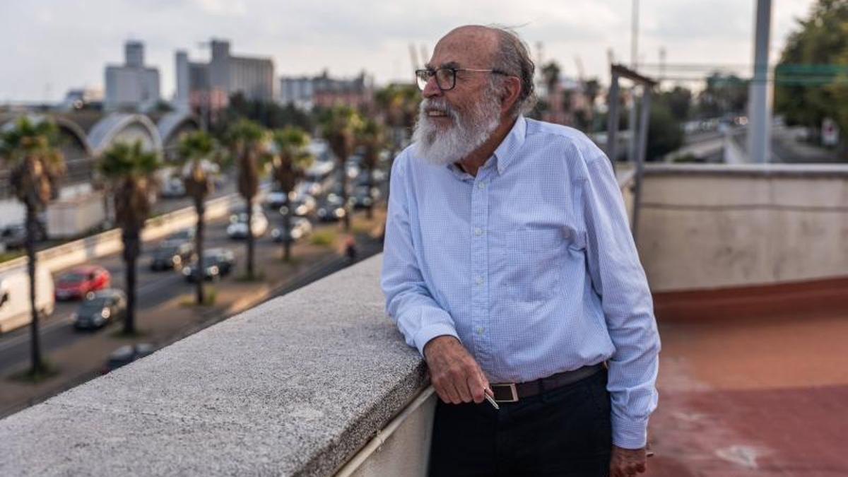 Ricard Rodríguez-Martos, en la azotea de Stella Maris, con vistas al Puerto de Barcelona, este jueves,