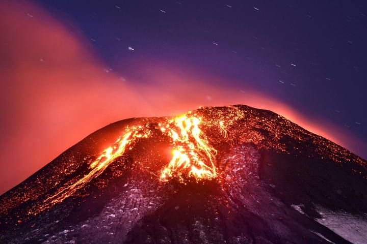 ERUPCION DEL VOLCAN VILLARRICA EN EL SUR DE CHILE