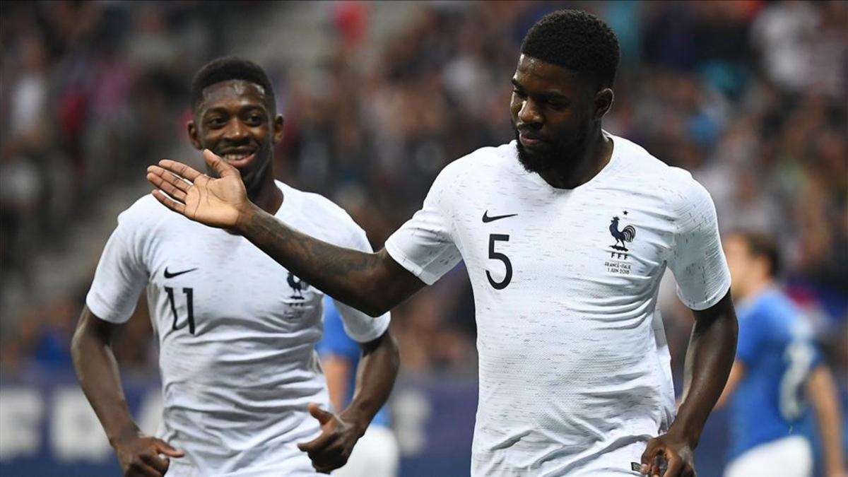 Umtiti y Dembélé celebraron el primer tanto galo.