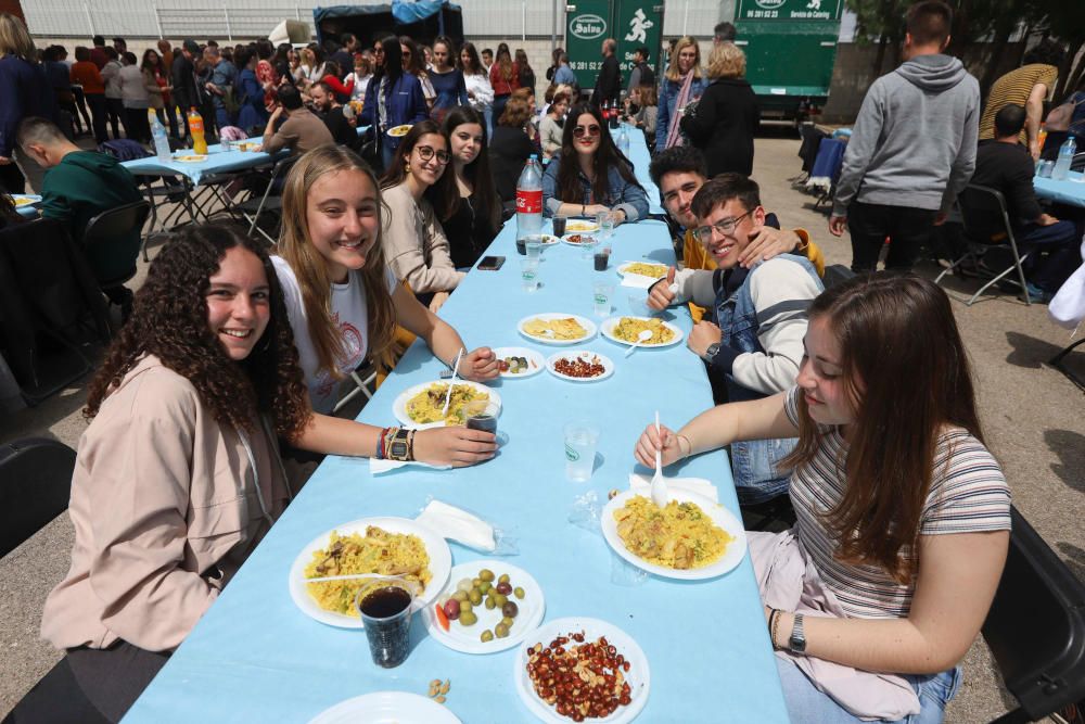 Homenaje a los directores del IES Jorge Juan de Sagunt y paella en el patio