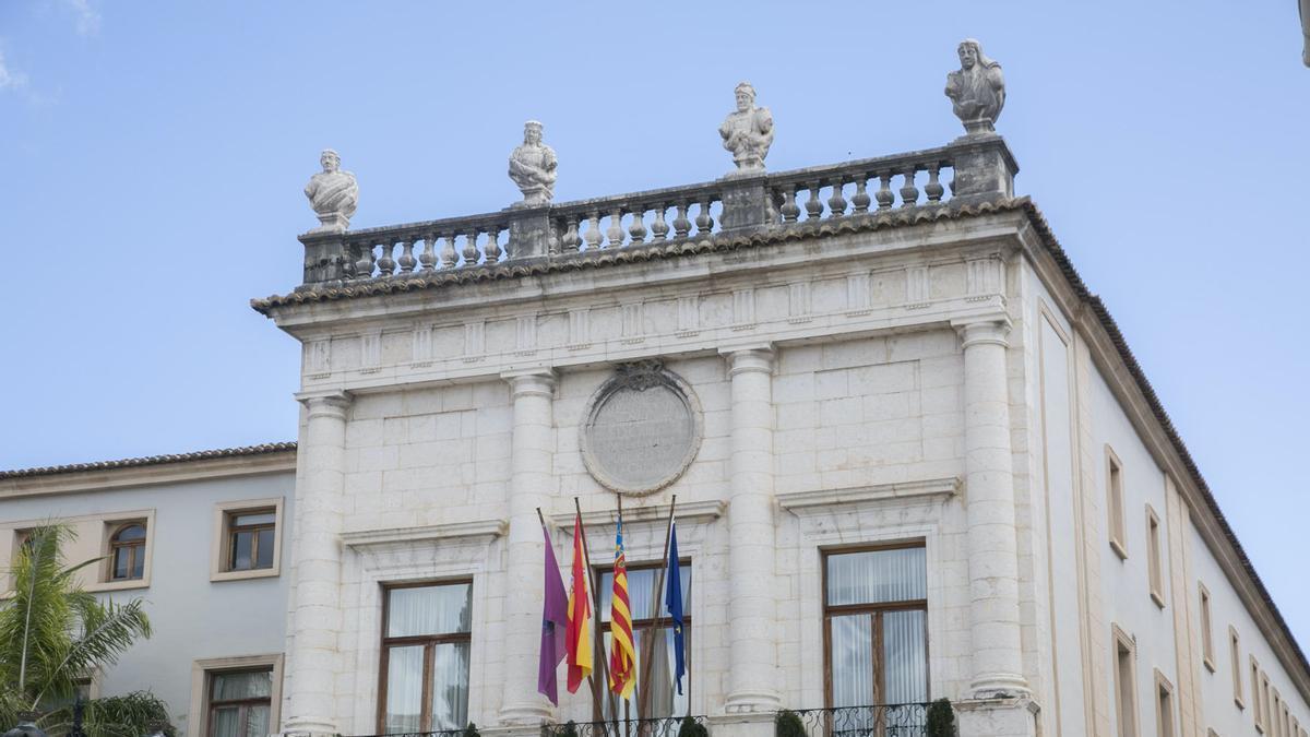 Exterior del ayuntamiento de Gandia, en una imagen de archivo.
