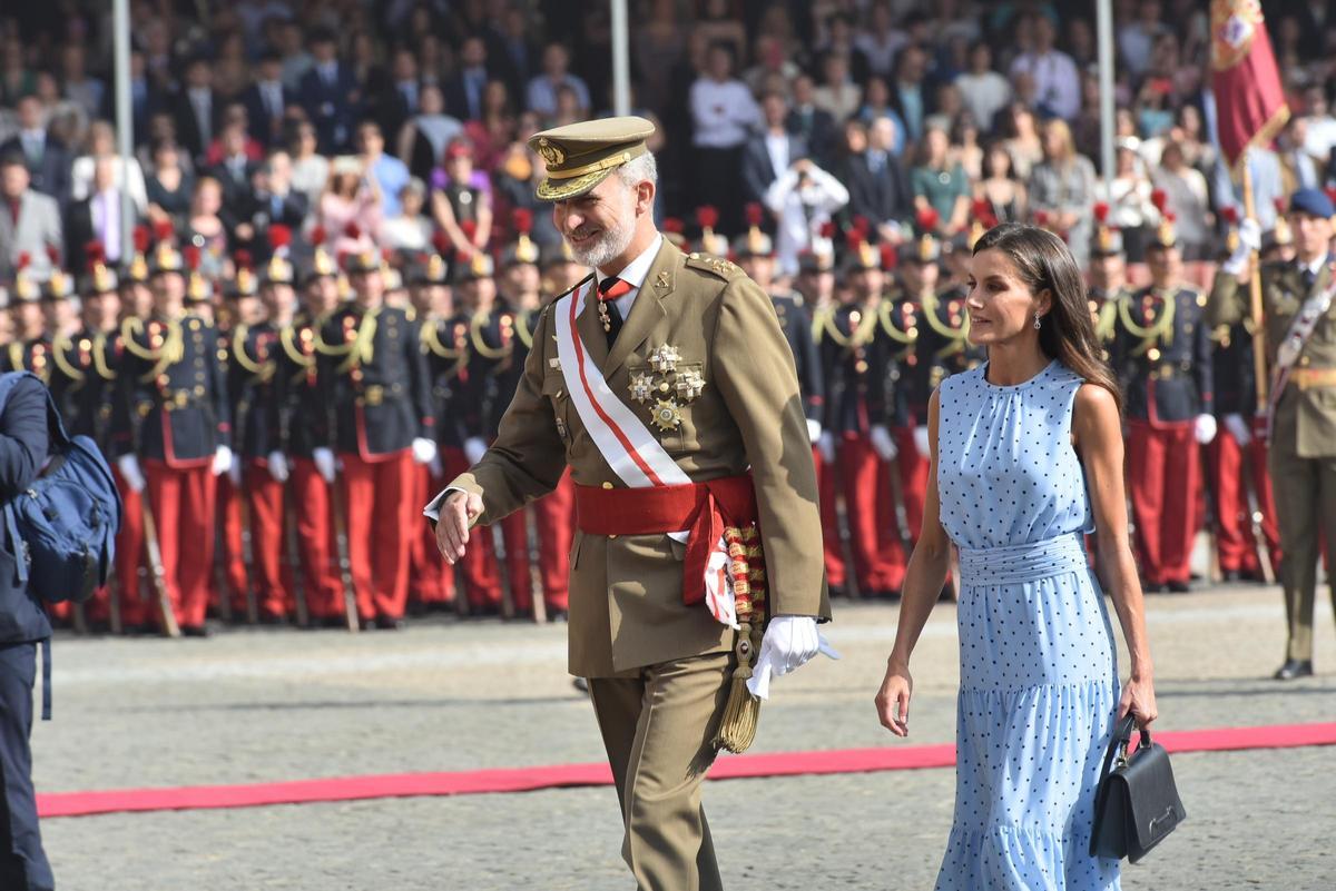 La princesa Leonor jura bandera