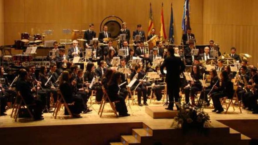 Cox clausura el ciclo de música