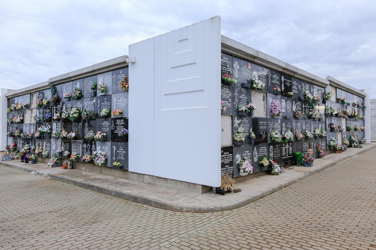 Una imagen del cementerio de la capital extremeña.