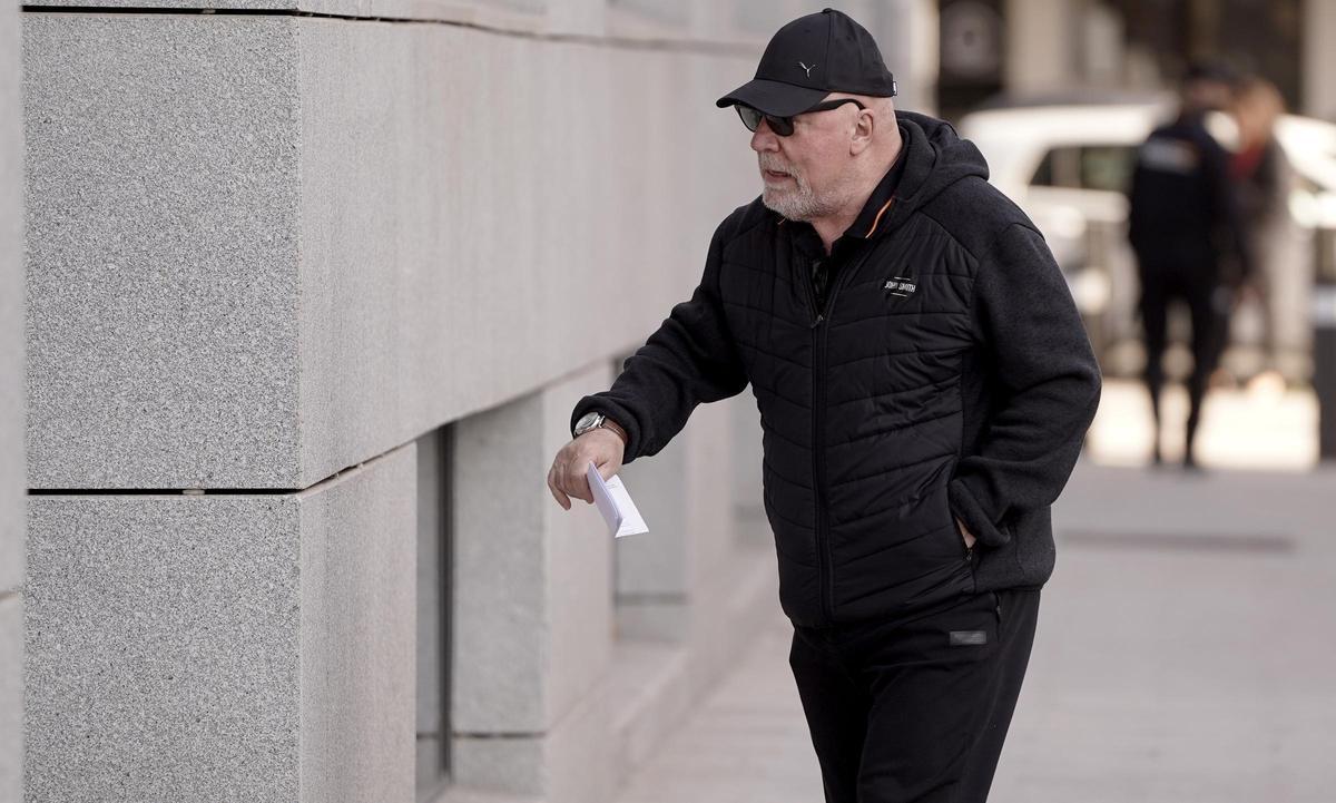 José Manuel Villarejo, a l'arribada a l'Audiència Nacional on se celebra el judici als Pujol.