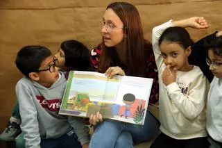 Vídeo | Promouen la diversitat a les aules amb contes per prevenir l'homofòbia