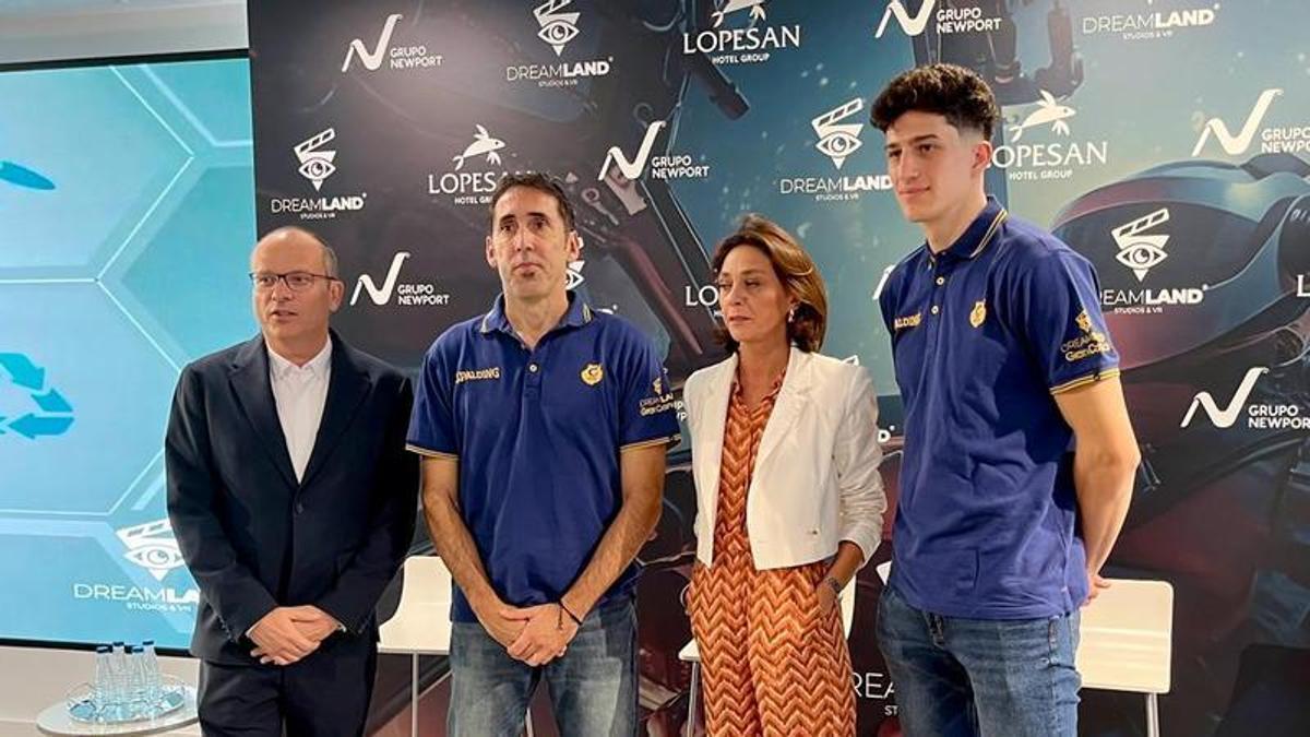 Foto de familia en la presentación de Amar Gegic como nuevo jugador del Dreamland Gran Canaria.