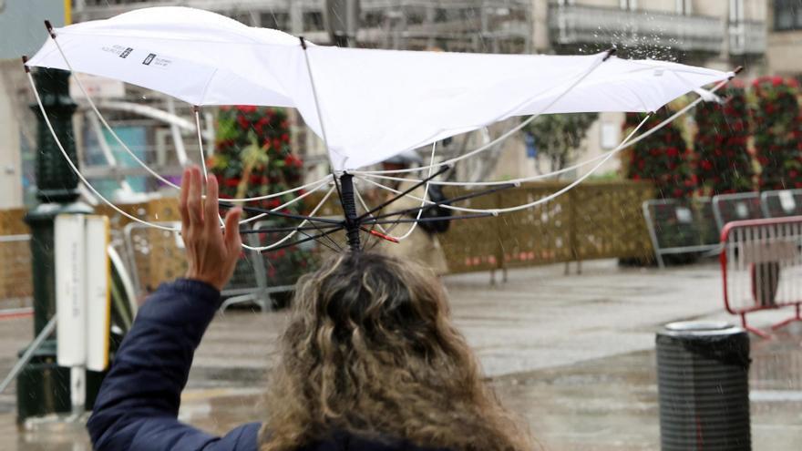 El viento también complicó la jornada de ayer en la ciudad.