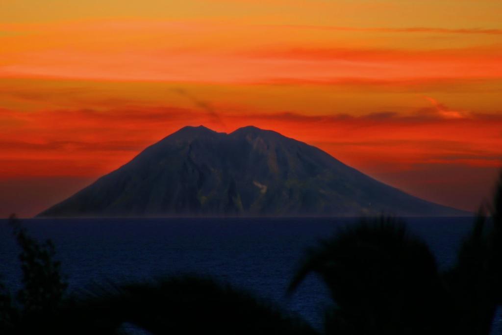 Puesta de sol en Estrómboli