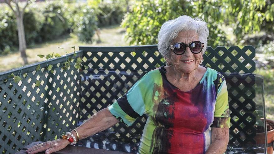 Mary Sol Rea García, vecina de Somió: "Vivir en el pueblo fue un acierto; el chapuzón en la playa de Estaño al anochecer es un lujo"