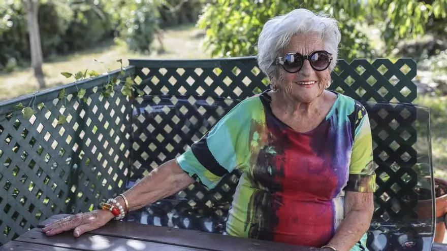 Mary Sol Rea García, vecina de Somió: "Vivir en el pueblo fue un acierto; el chapuzón en la playa de Estaño al anochecer es un lujo"