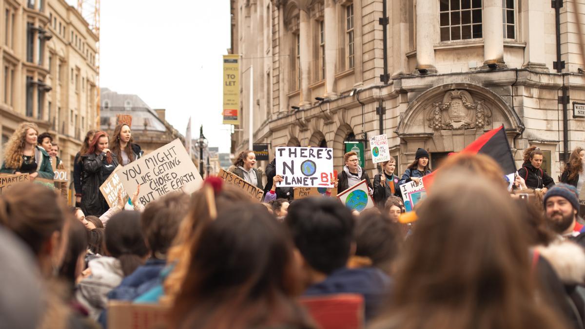 Manifestación en Birminghan (Reino Unido) para reclamar acciones contra el cambio climático.
