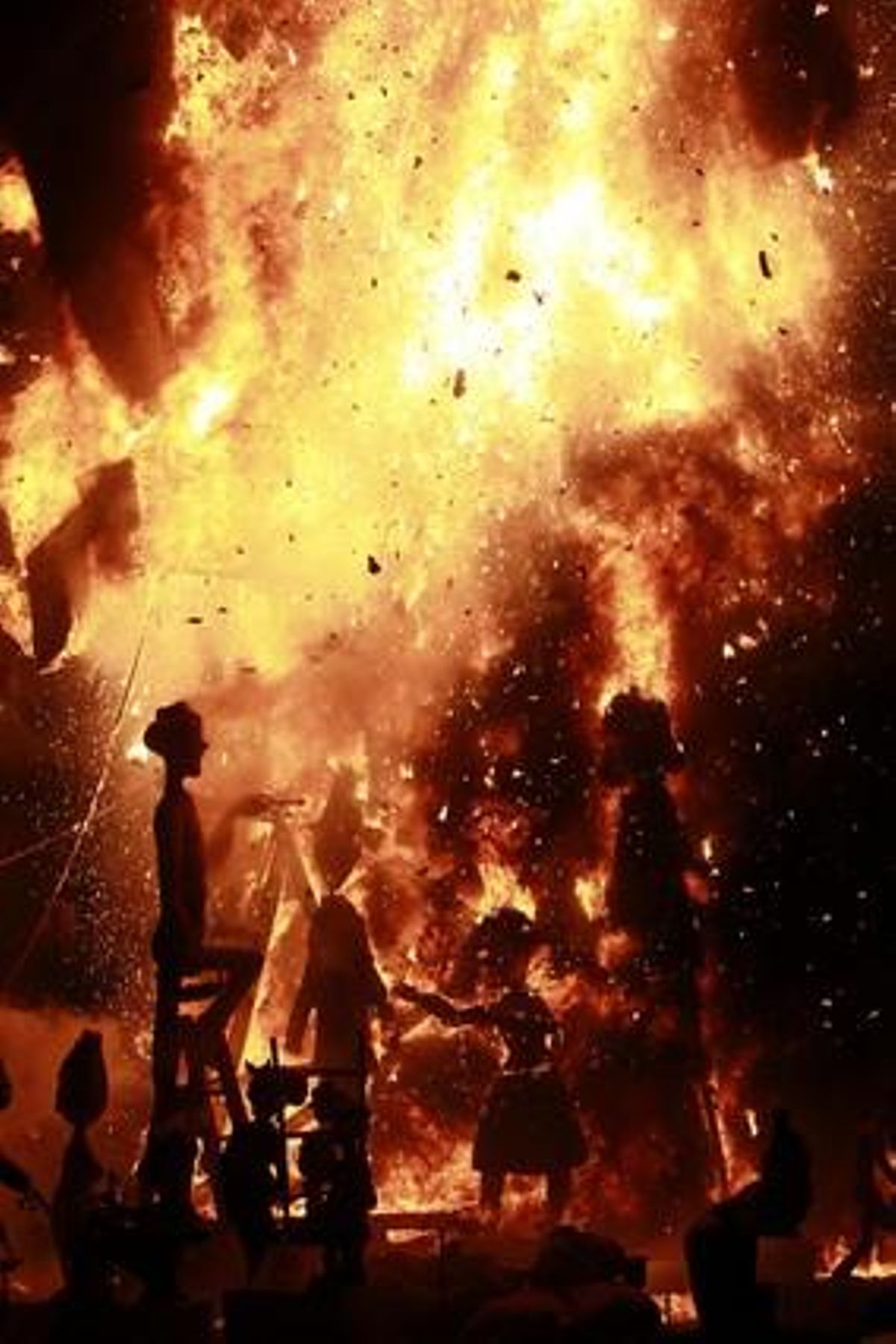 La Cremà posa fi a les festes valencianes la nit de Sant Josep.