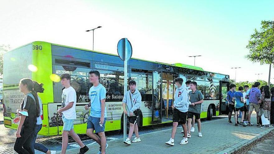 El servicio de autobuses urbanos se refuerza hasta el recinto ferial en Badajoz