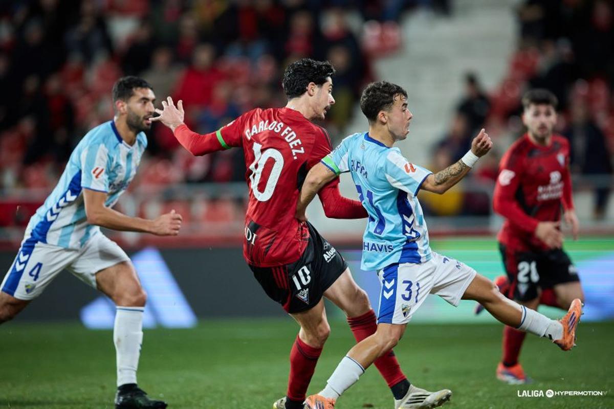 Fotos de la primera parte del CD Mirandés - Málaga CF