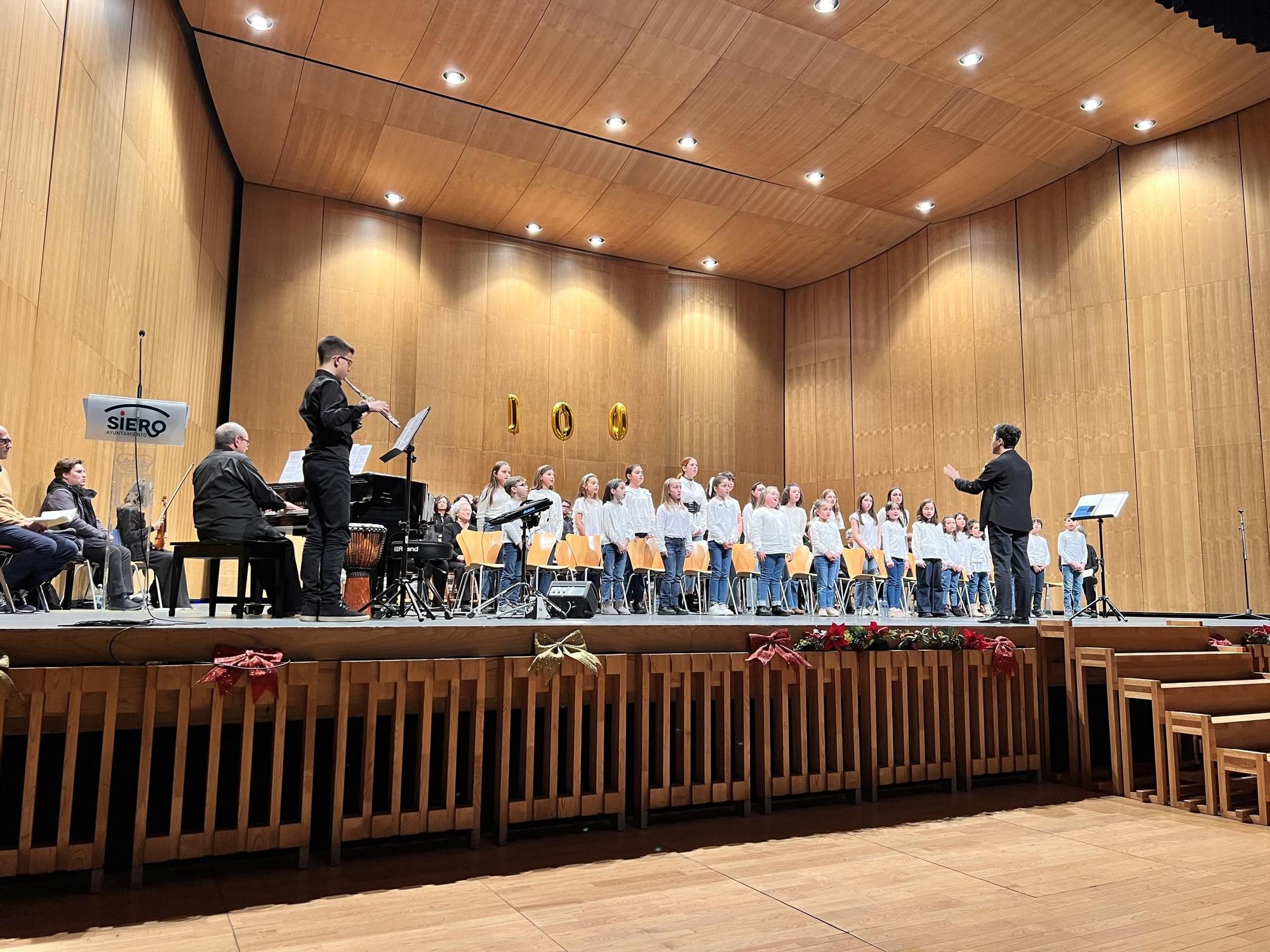 Siero Musical sopló las velas en el Teatro Auditorio de Pola de Siero