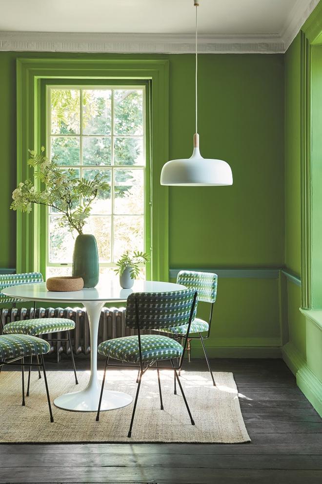 Pintura de pared verde en el tono 'Sage&amp;Onions 288', de Little Greene