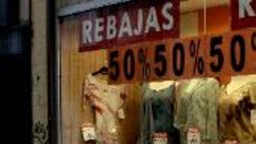 El 65% de los comercios extremeños incumplen la norma sobre las rebajas