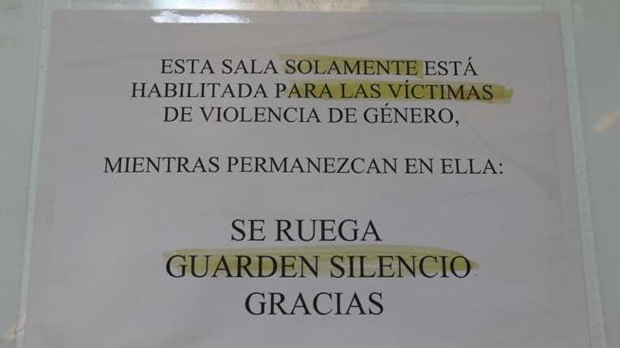 Cartel en el Juzgado de Violencia sobre la Mujer de Ibiza.