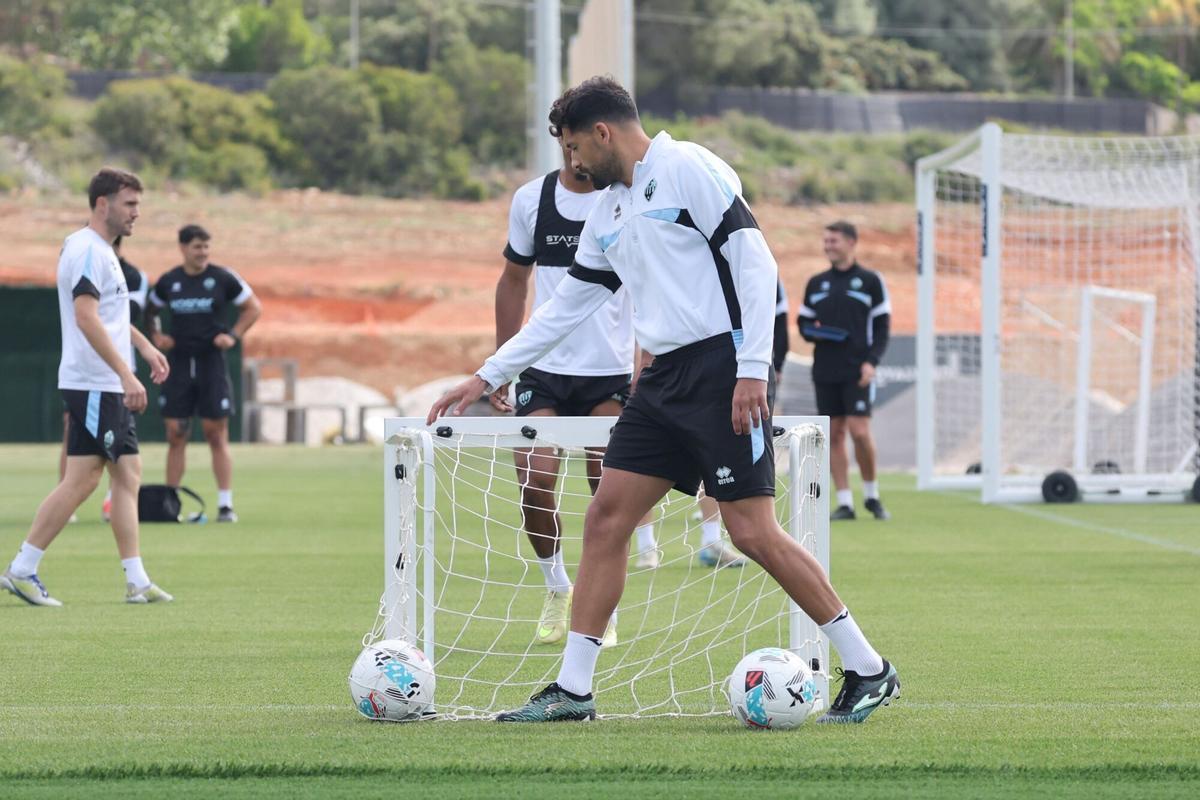 Galería | El CD Castellón entrena en la Ciudad Deportiva Globeenergy antes de la visita a la AD Ceuta