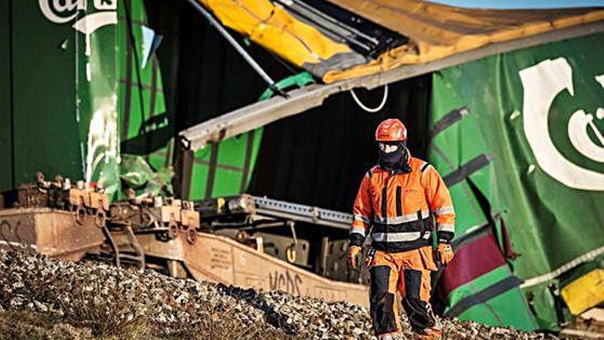 Almenys 6 morts i 16 ferits en un accident de tren en un pont a Dinamarca