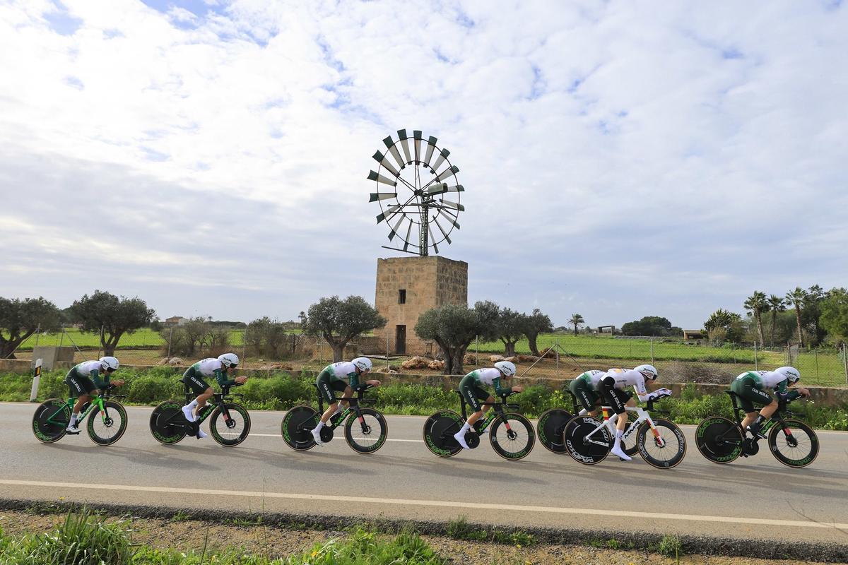 El Caja Rural, el jueves, durante la disputa de la contrarreloj por equipos de la Challenge de Mallorca.