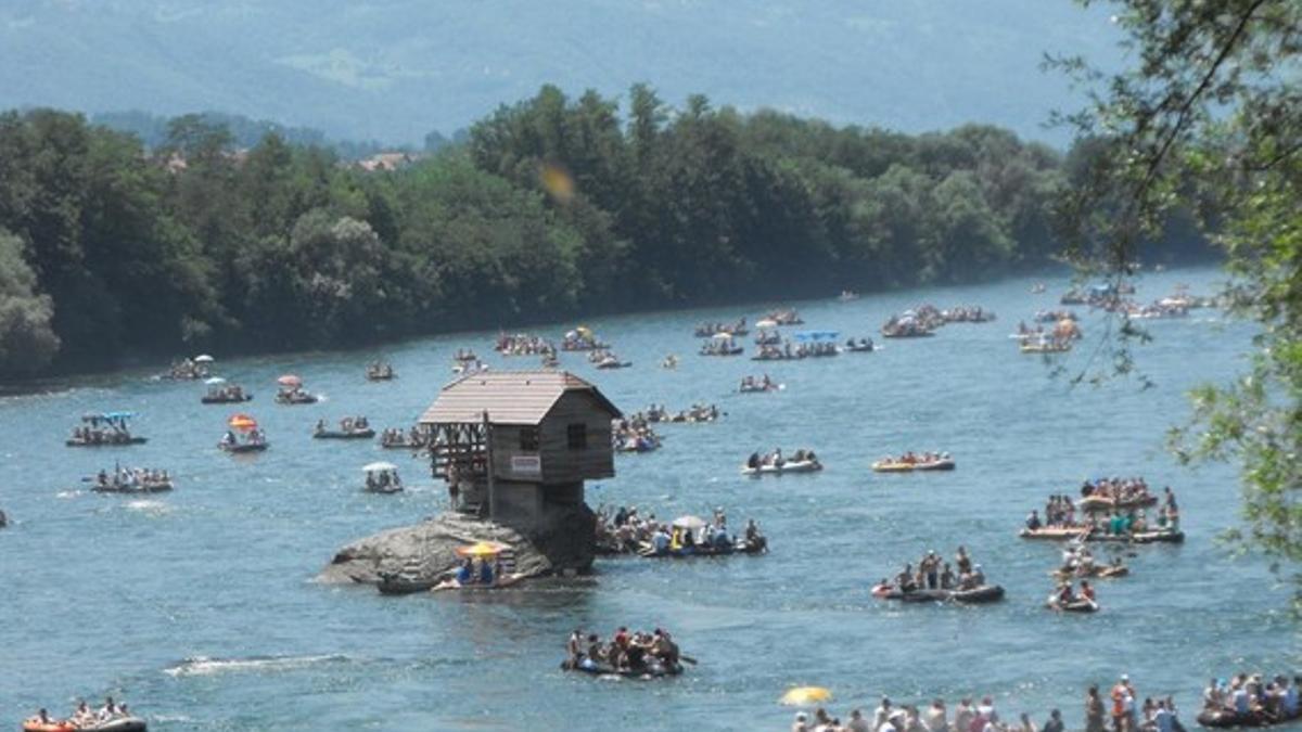 Numerosos turistas visitan cada año la pequeña cabaña