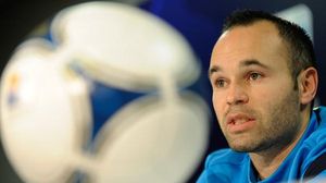 Andrés Iniesta ha afirmat, durant la seva roda de premsa al Japó prèvia a la semifinal del Mundial de Clubs, que no té sentit parlar de si la Lliga està decidida després de la victòria al clàssic.