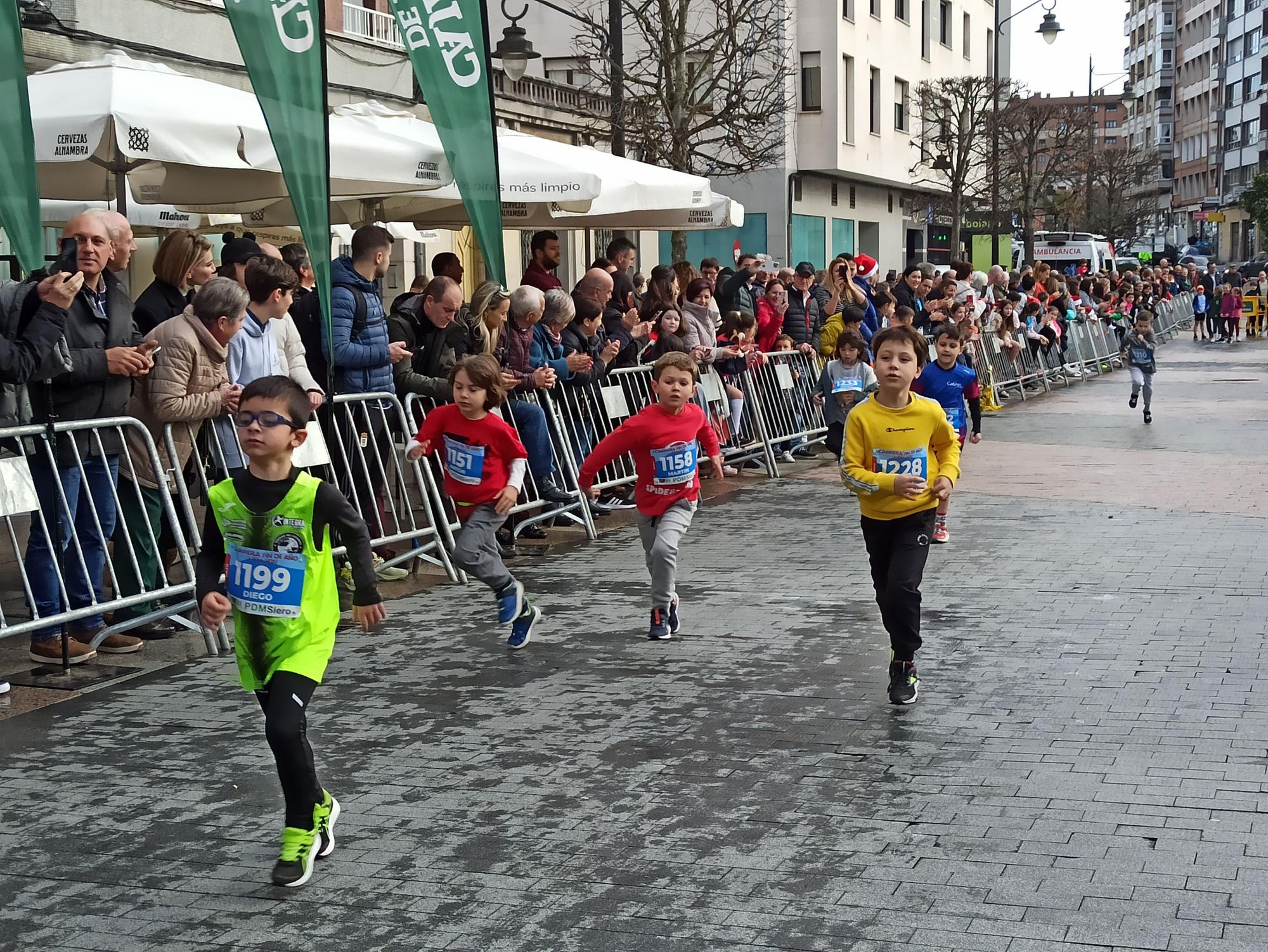 Casi 1.500 participantes disputan la carrera de Fin de Año de Pola de Siero