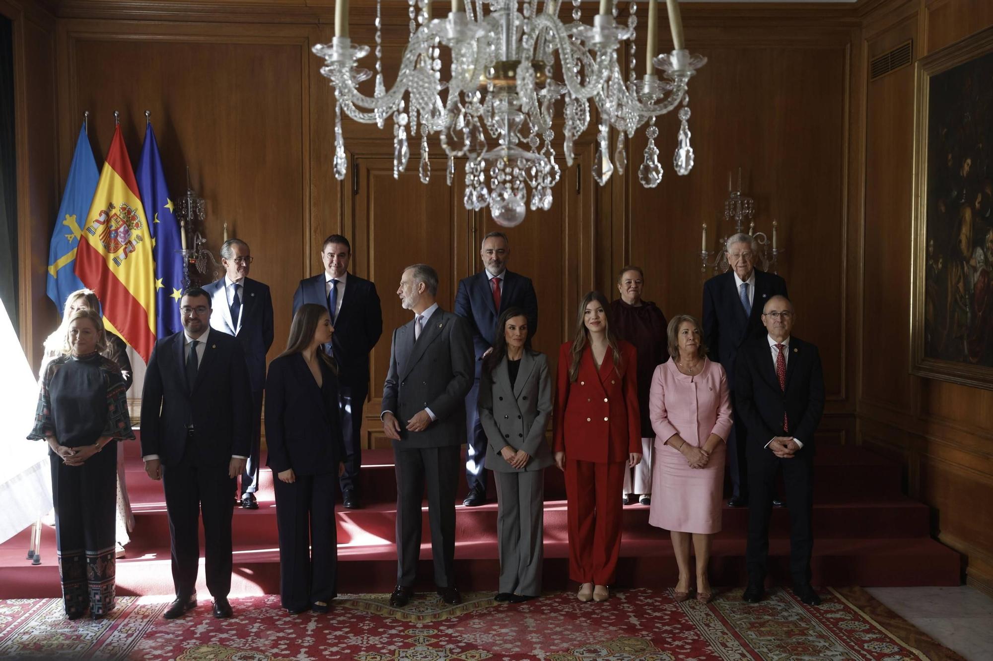 EN IMÁGENES: Así ha sido el encuentro de Familia Real con los premiados con las Medallas de Asturias 2025 y personas declaradas hijos predilectos y adoptivos de Oviedo