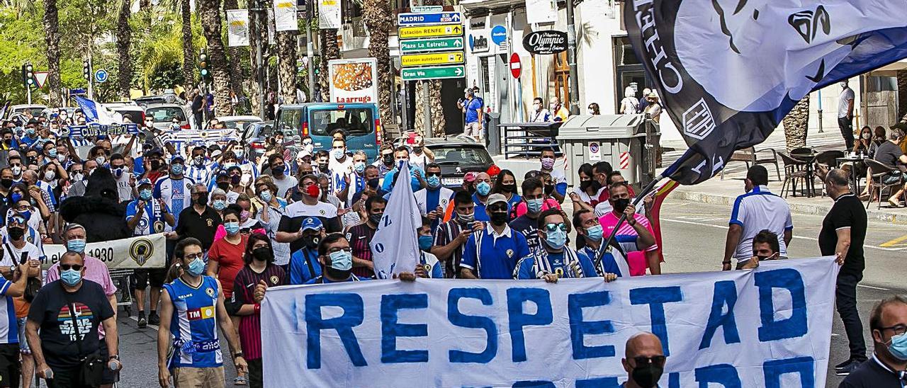 Manifestación de los aficionados del Hércules el pasado domingo. | HÉCTOR FUENTES