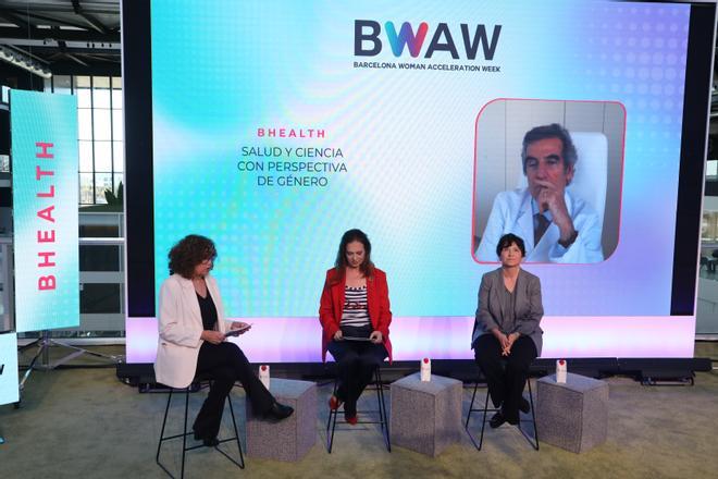 Myriam Serrano, Rosa Orriols, Ana Bigas y Josep M. Campistol en la ponencia sobre la mujer en el sector de la ciencia y la salud