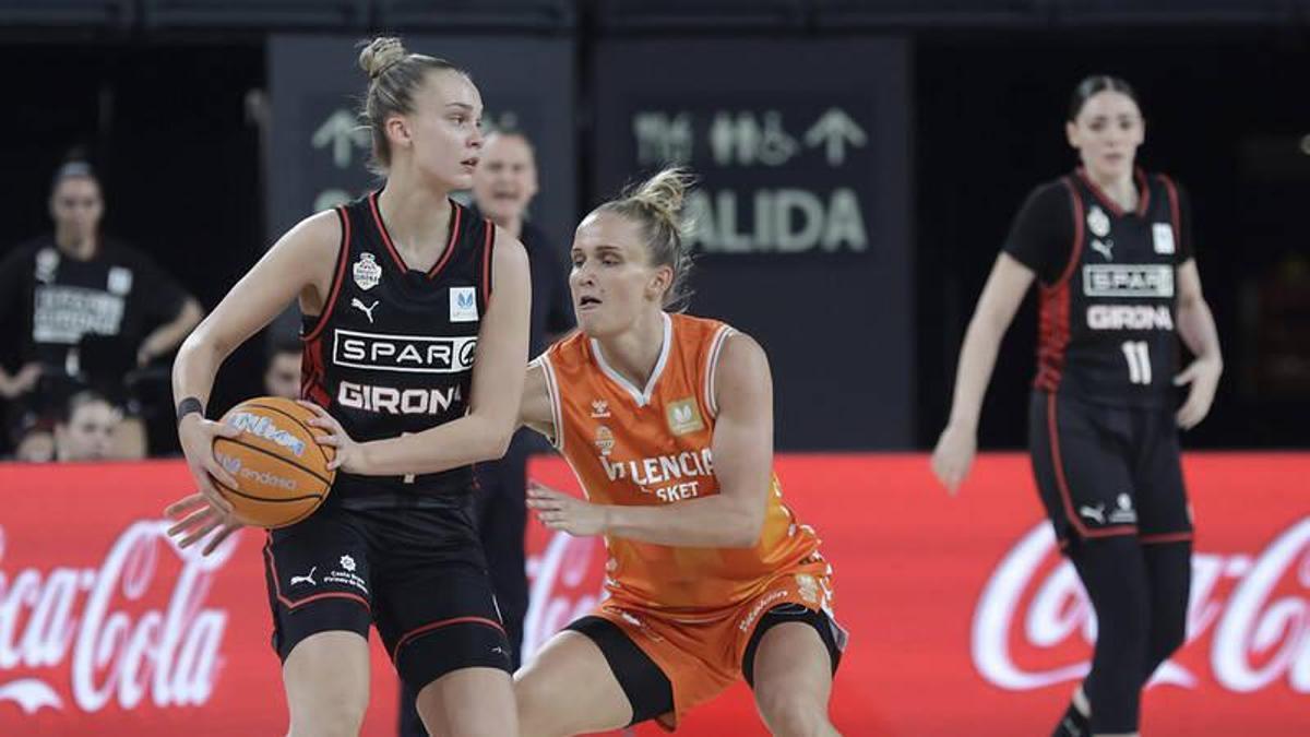 Les imatges del partit d'anada de la semifinal del play-off entre el València i l'Spar Girona