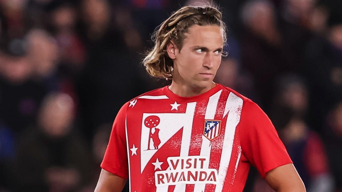 Marcos Llorente, durante el calentamiento previo al Barça-Atlético