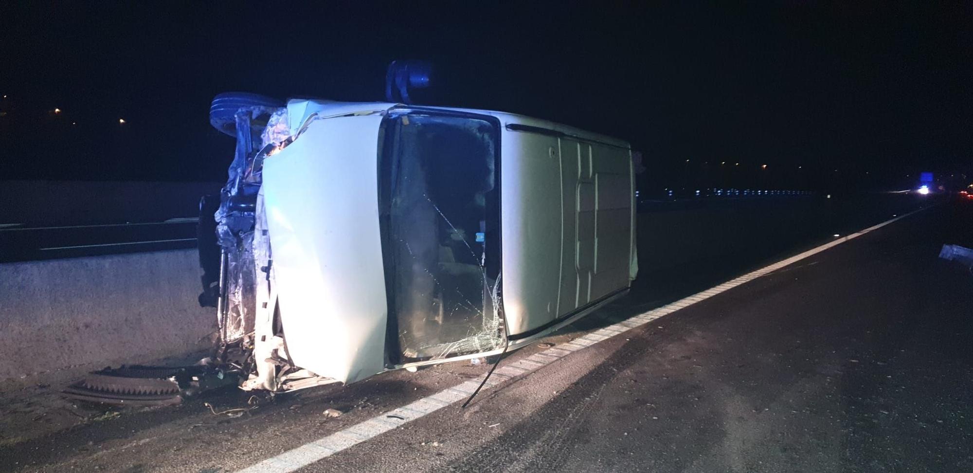 Aparatoso accidente en la Autovía do Salnés con dos vehículos implicados y varios heridos