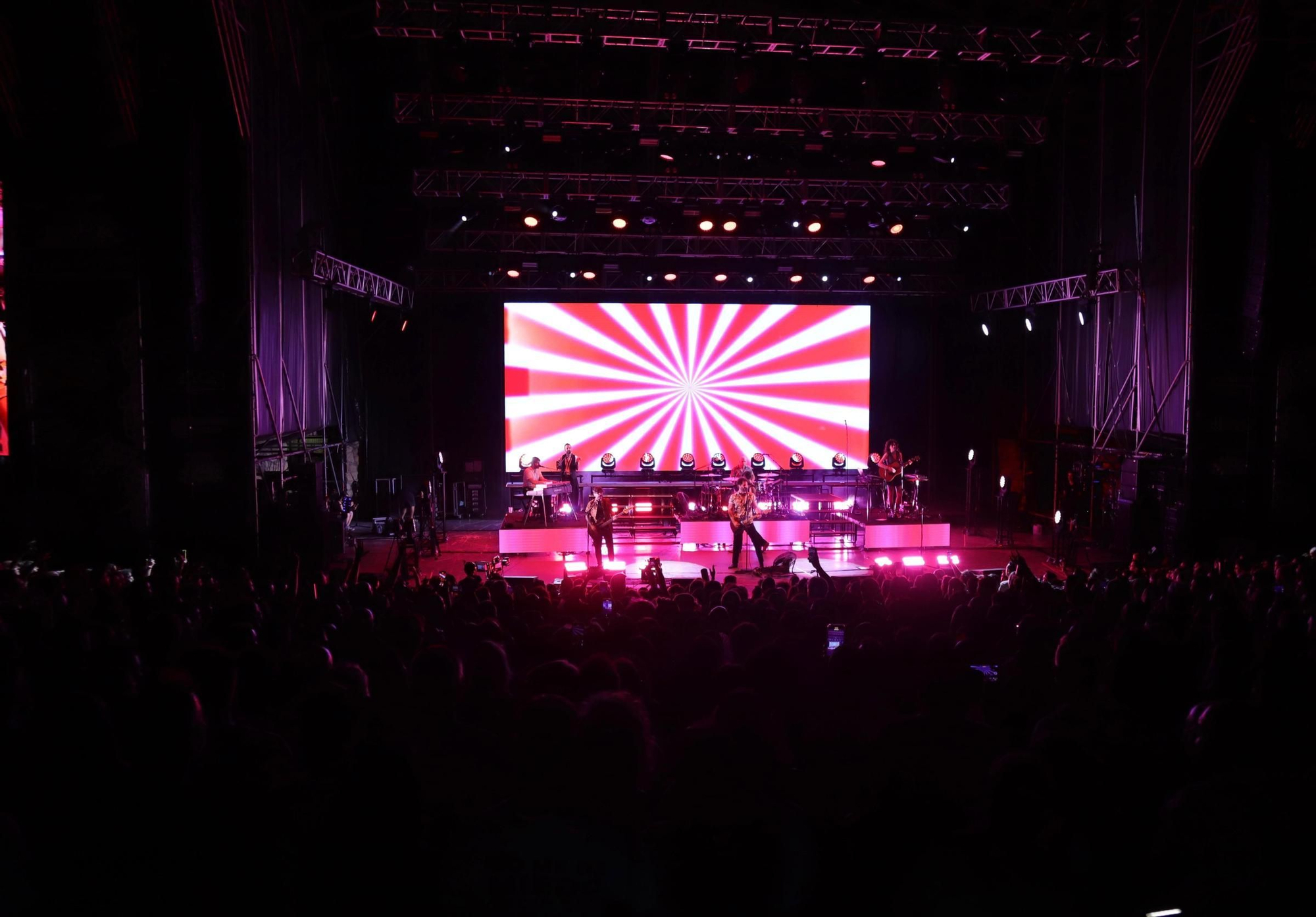 La Axerquía vibra con el rock de Viva Suecia y Sexy Zebras
