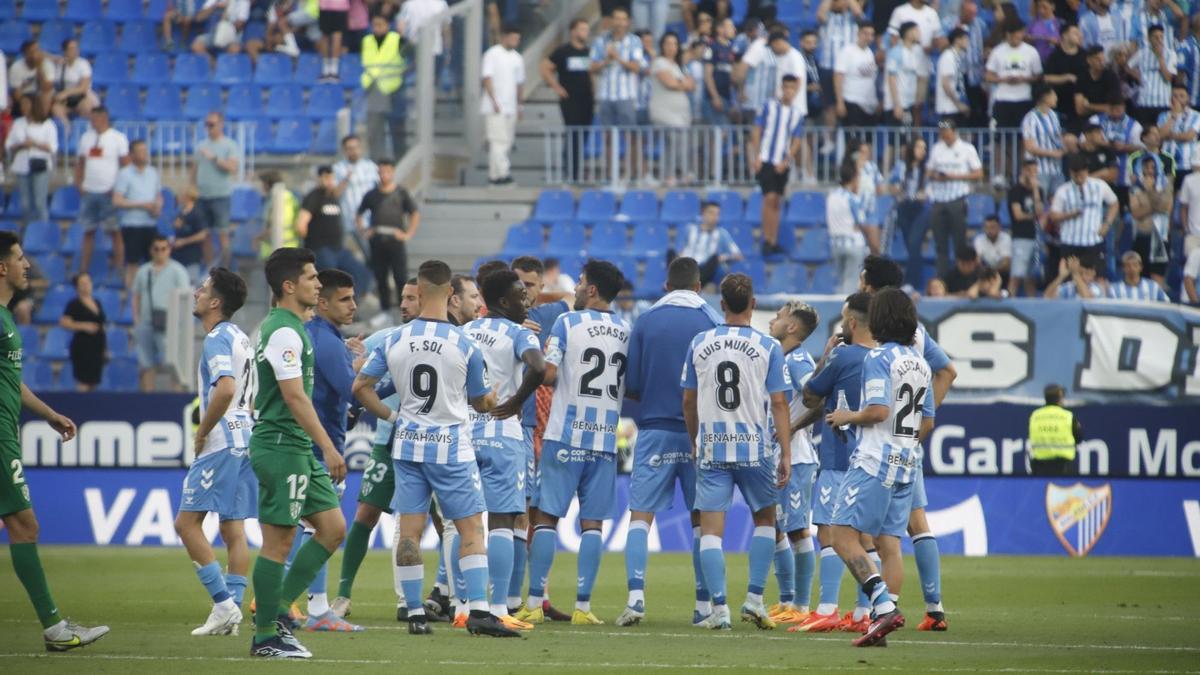 El Málaga CF confirma el adiós de 18 jugadores de la temporada 22/23.