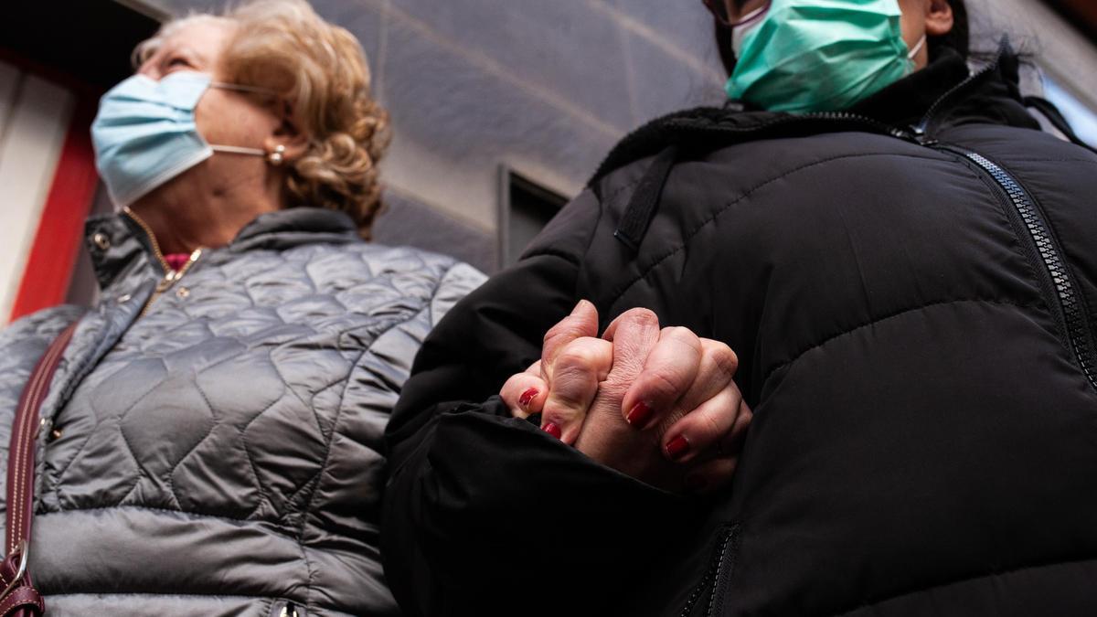 Atención a domicilio a una persona dependiente