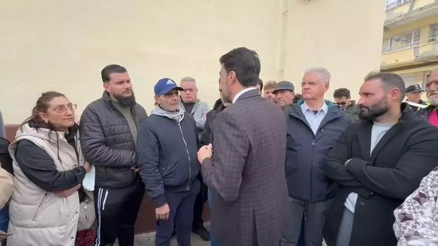 Luis Barcala comunica a los vecinos del barrio Miguel Hernández las posibilidades de alojamiento y ayudas a los afectados